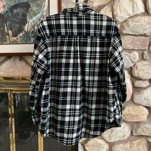 Black and white GAP button down flannel shirt Large - Picture 9 of 11